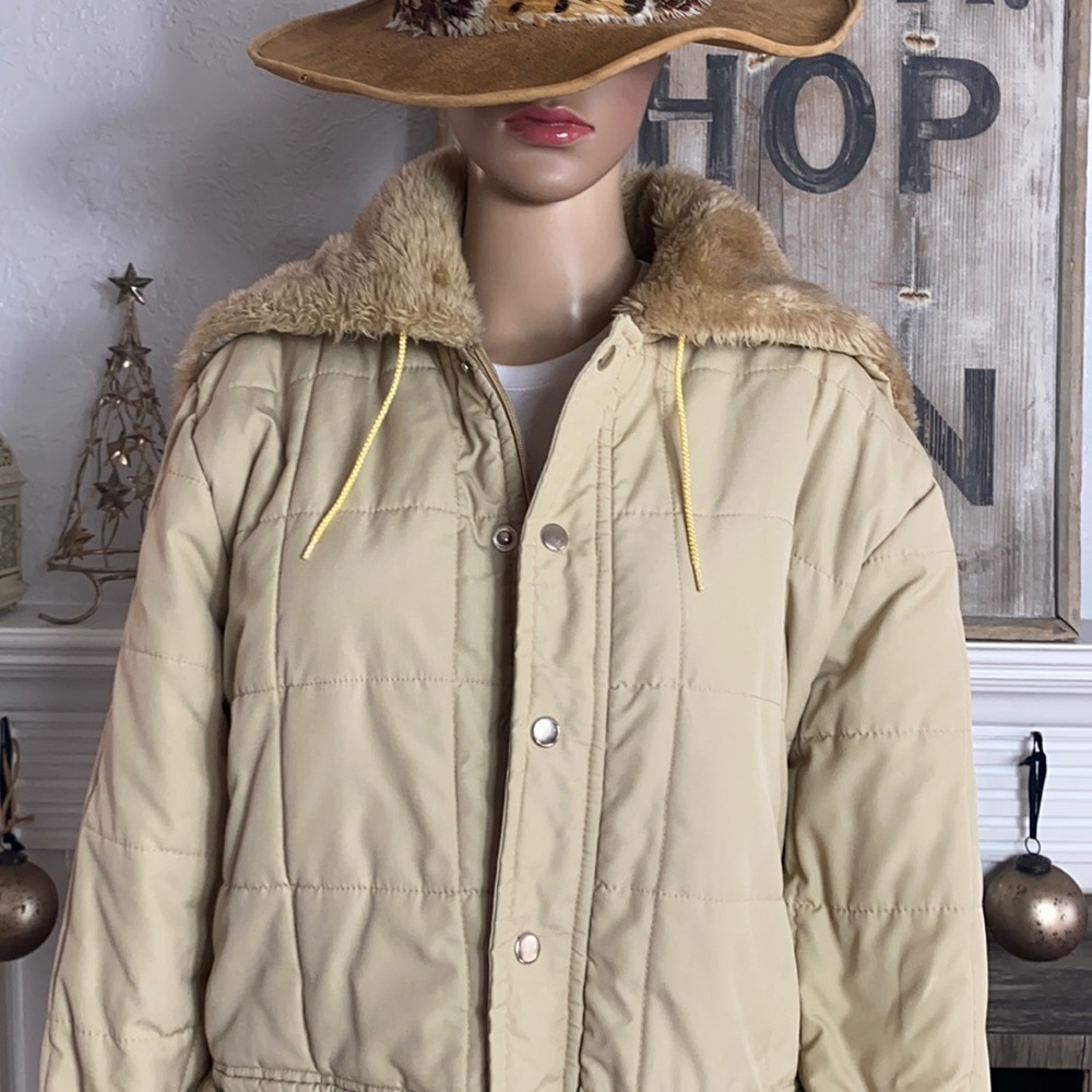 AMAZING Vintage 70’s Polar Bear Winter Jacket